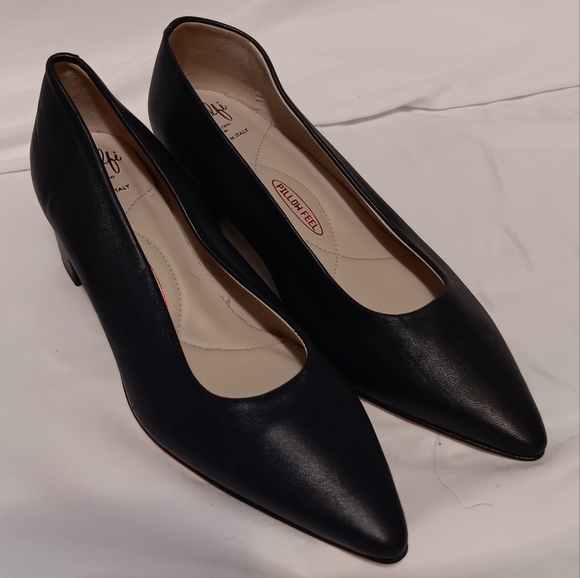 Amalfi by Rangoni Women’s Shoes Navy Blue Pointed Toes Block Heels Size 4.5 - Picture 5 of 11